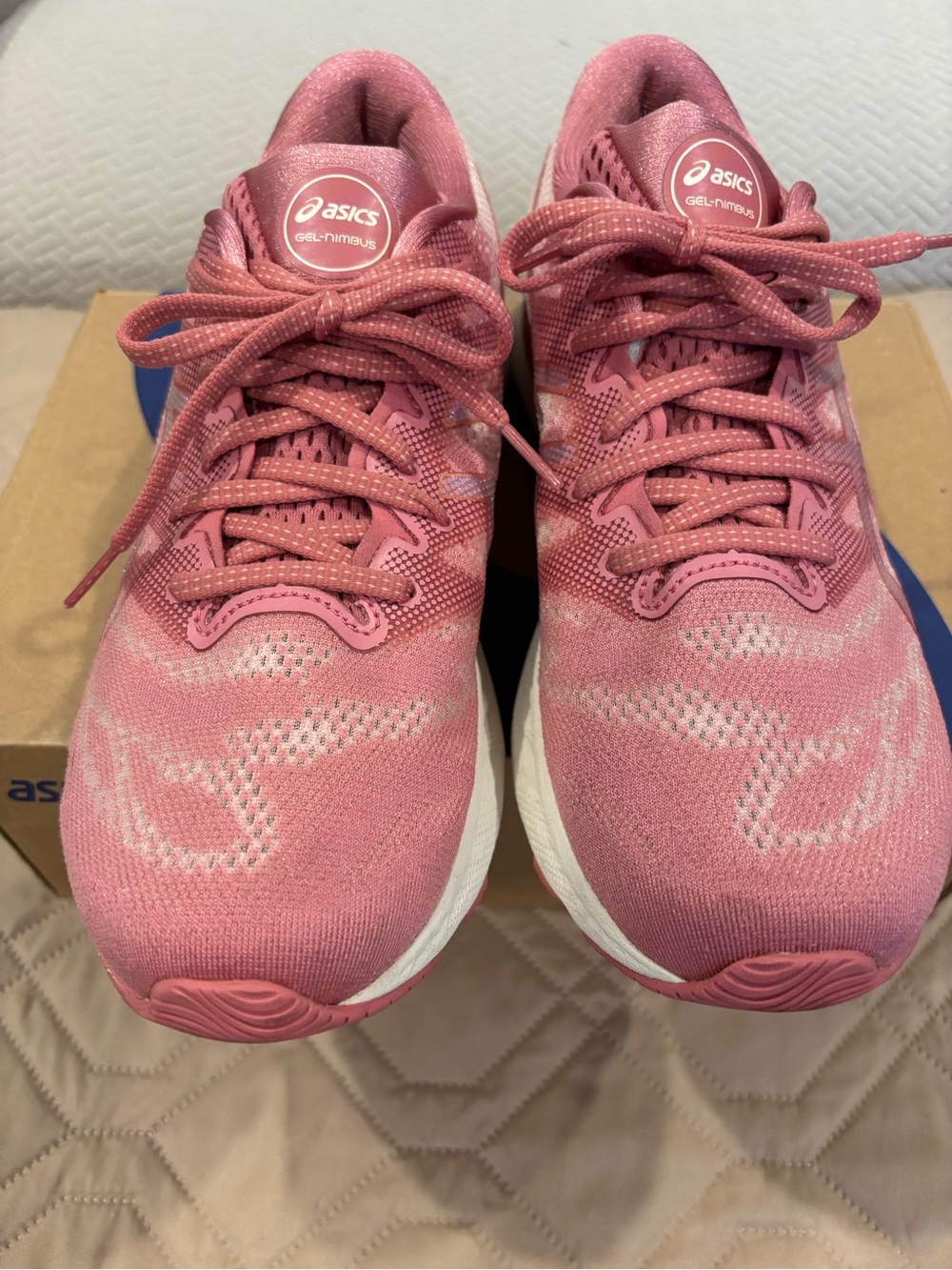Asics women's athletic running shoes in dusty pink/bronze size 10.5 M